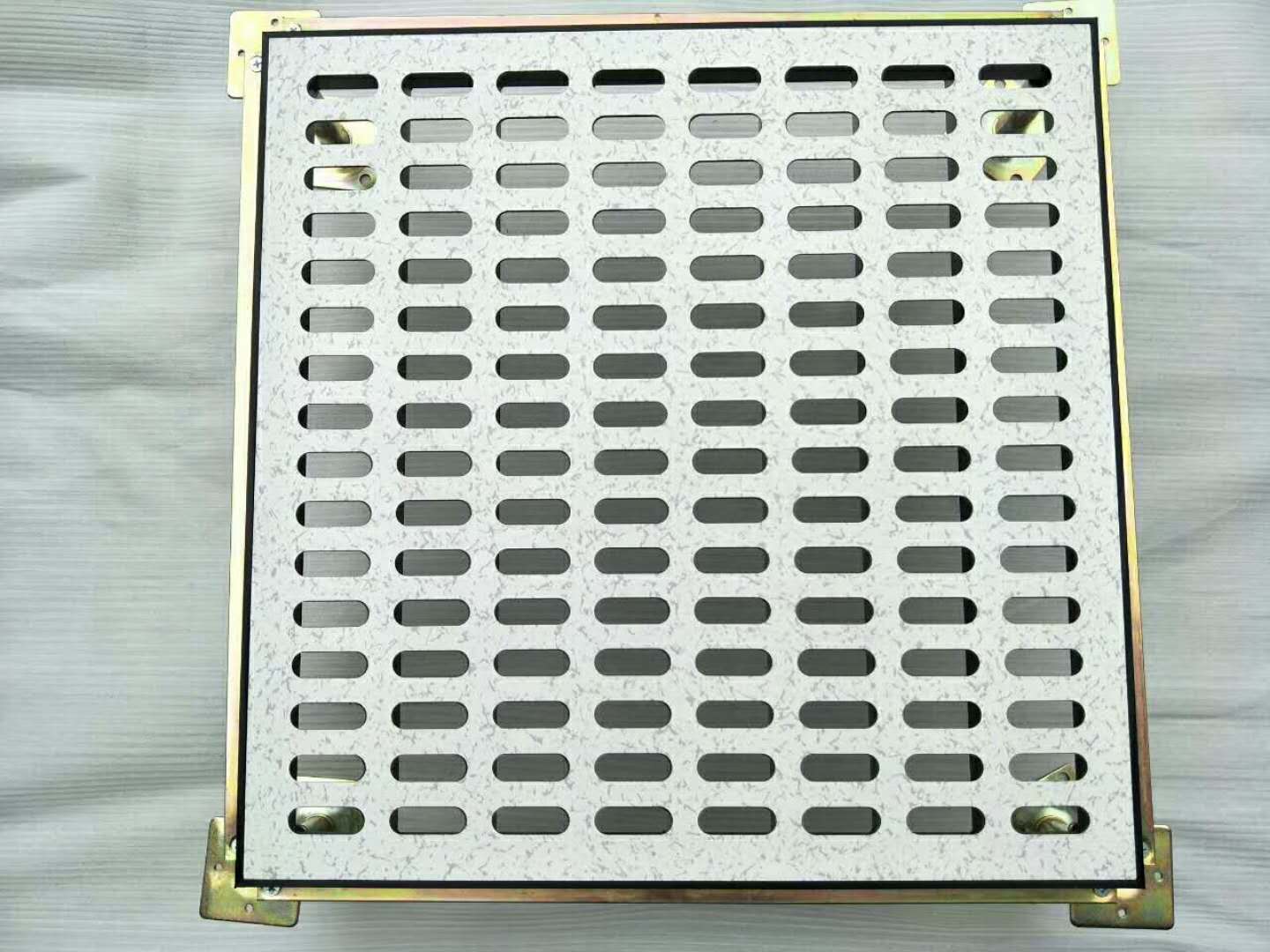 長(zhǎng)沙雙勝機(jī)房設(shè)備有限公司,長(zhǎng)沙防靜電地板,長(zhǎng)沙防靜電地板價(jià)格,機(jī)房裝修,機(jī)房墻板,防靜電接地
